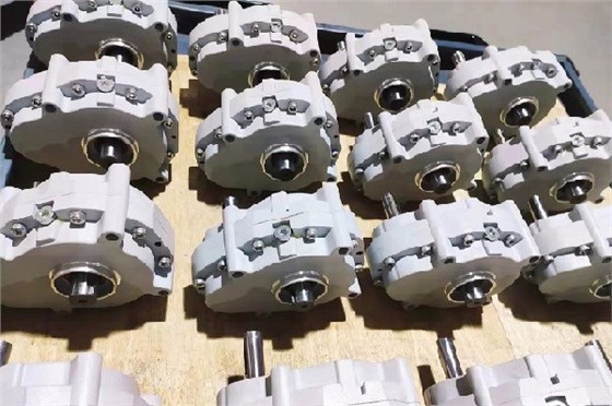 上海艾思捷制冰機減速機 (2).jpg 上海艾思捷制冰機減速機 (2).jpg