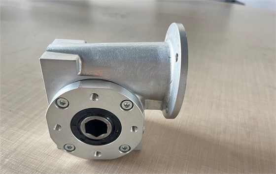 線體輸送、倍速鏈輸送線上用不銹鋼蝸輪蝸桿減速機(jī) (2).jpg